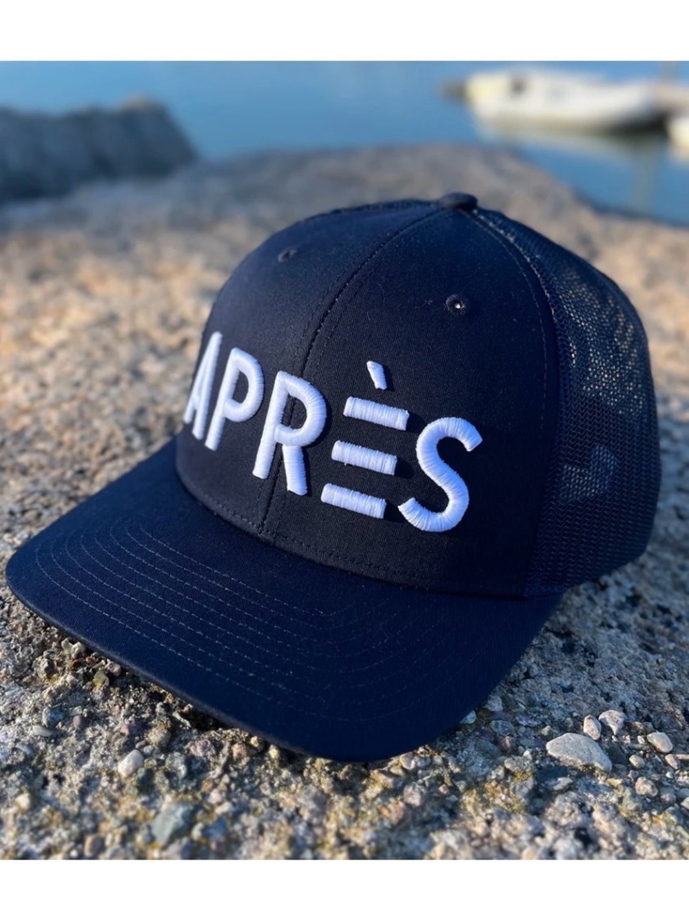 No Wake ‘The Apres’ SnapBack Hat in Navy